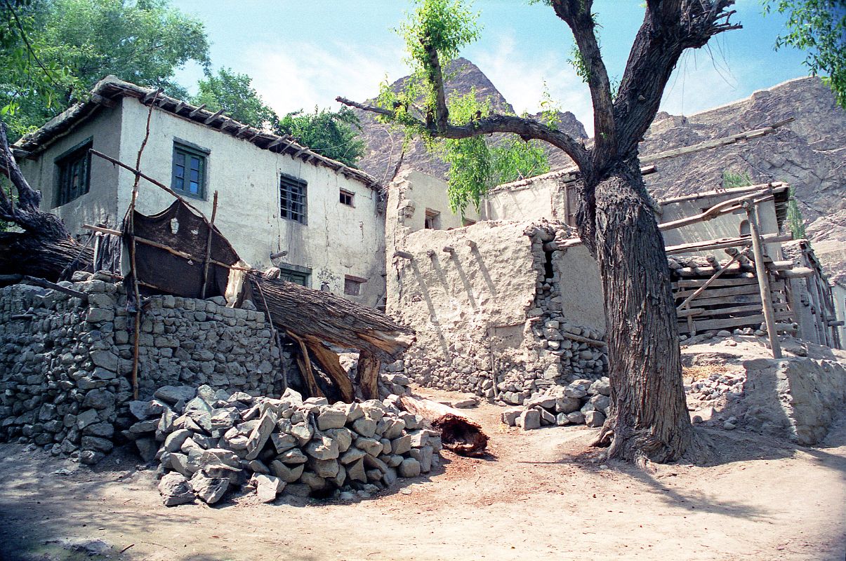 10 Skardu House In Chumik Below Khardong Hill